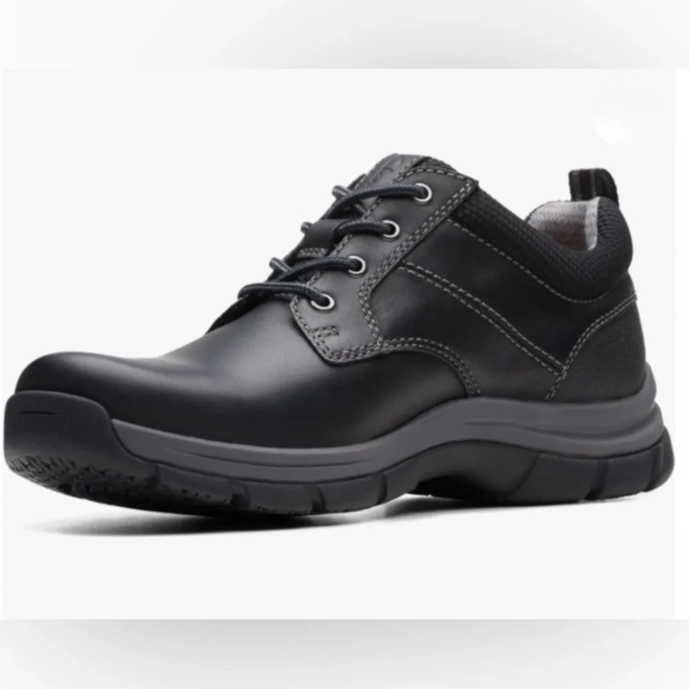 Clarks Men’s Black Leather Lace-Up Oxford with Gray Sole Size 7
